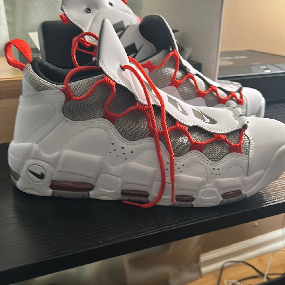 Nike uptempo